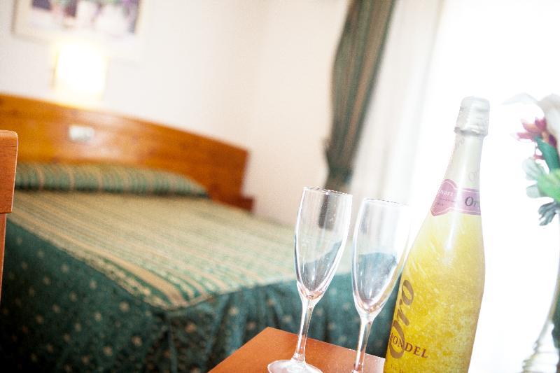 Hotel Alameda Malaga Ngoại thất bức ảnh